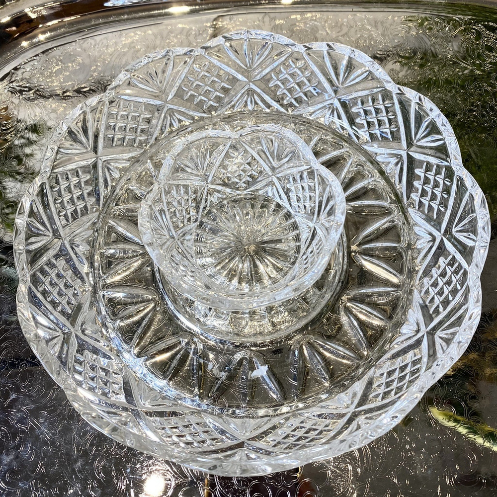 Dublin Crystal Collection 2 Piece Crystal Chip and Dip Server By Godinger 8”